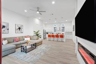 Modern 2BR l Pet-Friendly l Private Baths - Dallas - 6