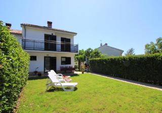 Ferienhaus Pinia in Strandnähe mit Garten - Poreč - 0