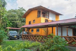 Apto/cabaña naranja - 3