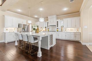 Luxurious Prosper Retreat - 4