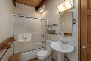 Icicle Chalet cabin - 1