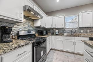 Spacious Grand Prairie Getaway - Grand Prairie - 9