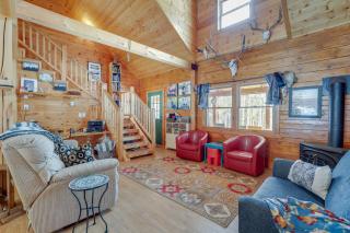 2 Mi to Skiing Casper Cabin with Mtn Views! - Crimson Dawn - 0