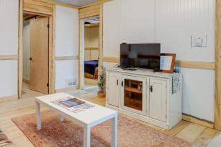 2 Mi to Dtwn Pet-Friendly Casper Apt! - Casper - 7