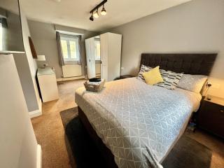 Family Home - High Street - Northampton - 3