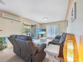 Explore Bribie Island from Spacious Adjacent Units - Bellara - 7