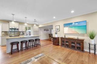 Heated Pool Villa-Walk to Beach-Tiki Bar-Sleeps 8 - Pompano Beach - 1