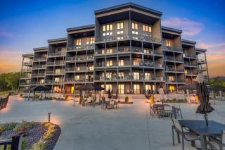 Whispering Waters Condo - Lake Ozark - 4