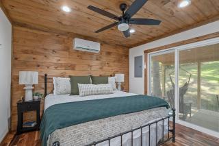 Alone At Last - New LUX Tiny Cabin - WiFi - Hot Tub 5321 - Rogers - 1