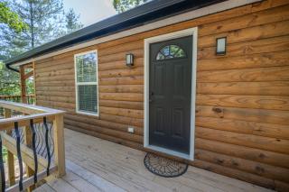 Alone At Last - New LUX Tiny Cabin - WiFi - Hot Tub 5321 - Rogers - 5