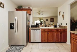 Ideal for Couples or Families looking for a Vacation Home with Private Pool and Yard - 7