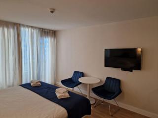 Orby City Seafront Luxury Stay - 9