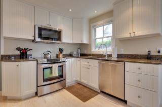 Walk to Beach Gem with Patio and BBQ in Provincetown - Provincetown - 2