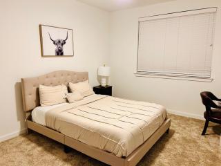 Room only with private bath in a 2BR apt 15min from airport and downtown - Austin - 4