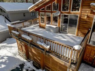 Handcrafted Tahoe Retreat Walk to Beach & Ski - Tahoe City - 8