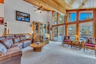 Handcrafted Tahoe Retreat Walk to Beach & Ski - Tahoe City - 4