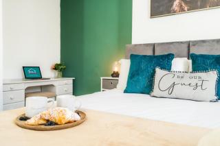 Entire House Sleeps 5-7 with 3 Bathrooms Close to City Hospital 10 minutes from Town outside of the Not in CAZ Zone - Birmingham - 7