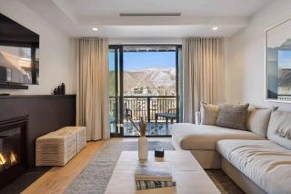 Frontgate 310 by East West Hospitality - 8