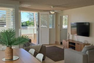 3 Bedroom Beachfront at Wyuna Apartments - Gold Coast - 9