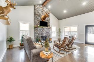 Family Retreat with Fire Pit and Yard in Mineral City - 6