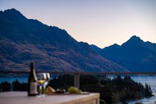 Villa Habeke- Lake Views- Gas Fire- AC- BBQ - Queenstown - 1