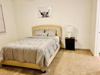 Room only with private bath in a 2BR apt 15min from airport and downtown - Austin - 8