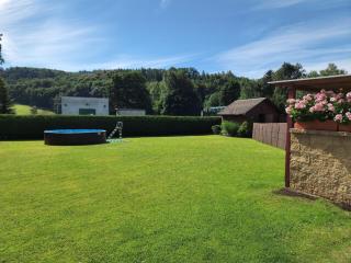 Modernes Ferienhaus mit Garten - Běloves - 4