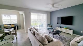 Stunning Storey Lake Resort and Game room - 4