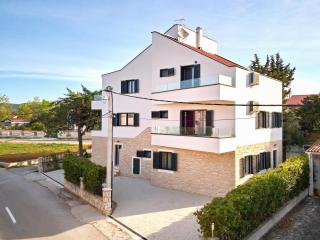 Apartments by the sea Turanj, Biograd - 23164 - Sveti Filip i Jakov - 9