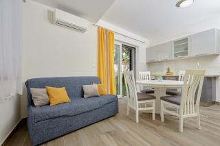 Apartments by the sea Turanj, Biograd - 23164 - 3