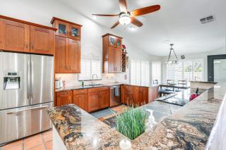 Lovely Gilbert Home with Heated Pool 3 Mi to Dtwn! - Gilbert - 8