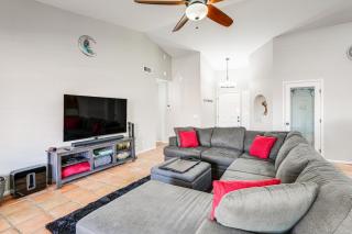 Lovely Gilbert Home with Heated Pool 3 Mi to Dtwn! - Gilbert - 7