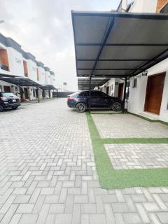 2 Bed Luxury Apartment in Lekki-Ikota Lagos - 9