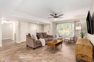 Obispo Modern Oasis with Heated Pool and BBQ - 3