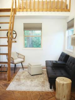 Riverfront Getaway Cabin #1 - Sleeps 4 - Stockton - 9