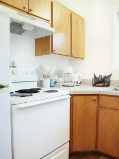 Riverfront Getaway Cabin #2 - Sleeps 5 - Stockton - 5