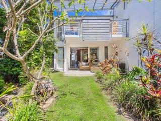 Casuarina Apartment, 200m from the Beach! - 1