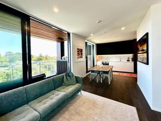 1BR with Balcony Free Parking & Close to Ferry - Auckland - 8