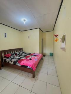 Pondok Putri Tunggal syariah - Ujunggenteng - 2