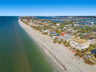 Wrap around Oceanfront - Clearwater Beach - 9