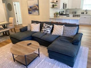 Historic, Fully-renovated, Downtown Wilmington Home- short drive to beaches - Wilmington - 2