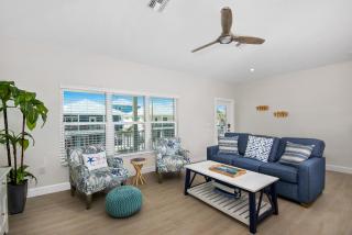 Bettys Beach House by Sun Palace Vacations - Fort Myers Beach - 1