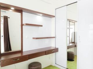 Comfort 1BR at Vida View Makassar Apartment By Travelio - Pampang - 5