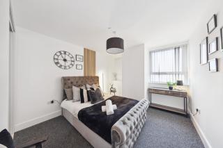Modern 2-Bed Apartment with Gym Access - 9