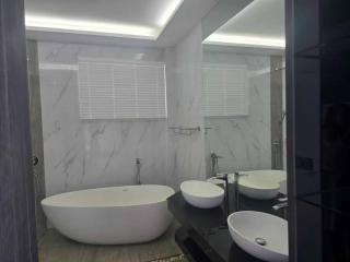 Villa Luna - Exclusive 4BR Residence in Phuket - Ban Kata - 6