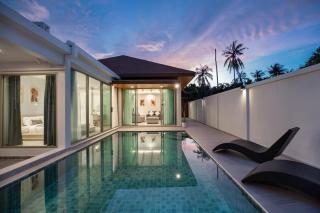 Ultimate Luxury 9BR Villas Retreat In Phuket - Strand Rawai - 2