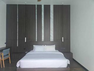 Unique 8BR villa's in Phuket - Ban Kata - 8