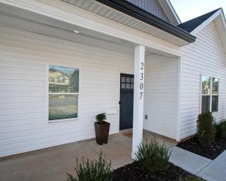 Modern Ranch Fenced Backyard - 6 mins to South End - Charlotte - 2