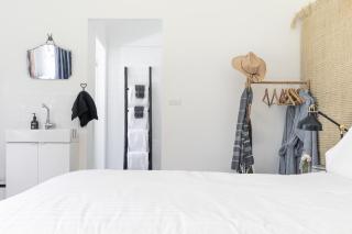 StayByronBay - The Little French Salon de la Sirène and Scandinavian Simplicity Byron Bay - 2