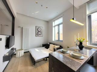 base-Beijing Sanlitun Serviced Apartment-Close to Forbidden City, Tian'anmen Square &Bike rental &Subway Line 2&3&17 &Free coffee &Washing machine, Kitchen &English speaking &High speed free WiFi &Robot - Peking - 9